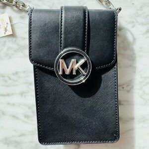 Michael Kors Carmen Small Logo Smartphone Crossbody Bag